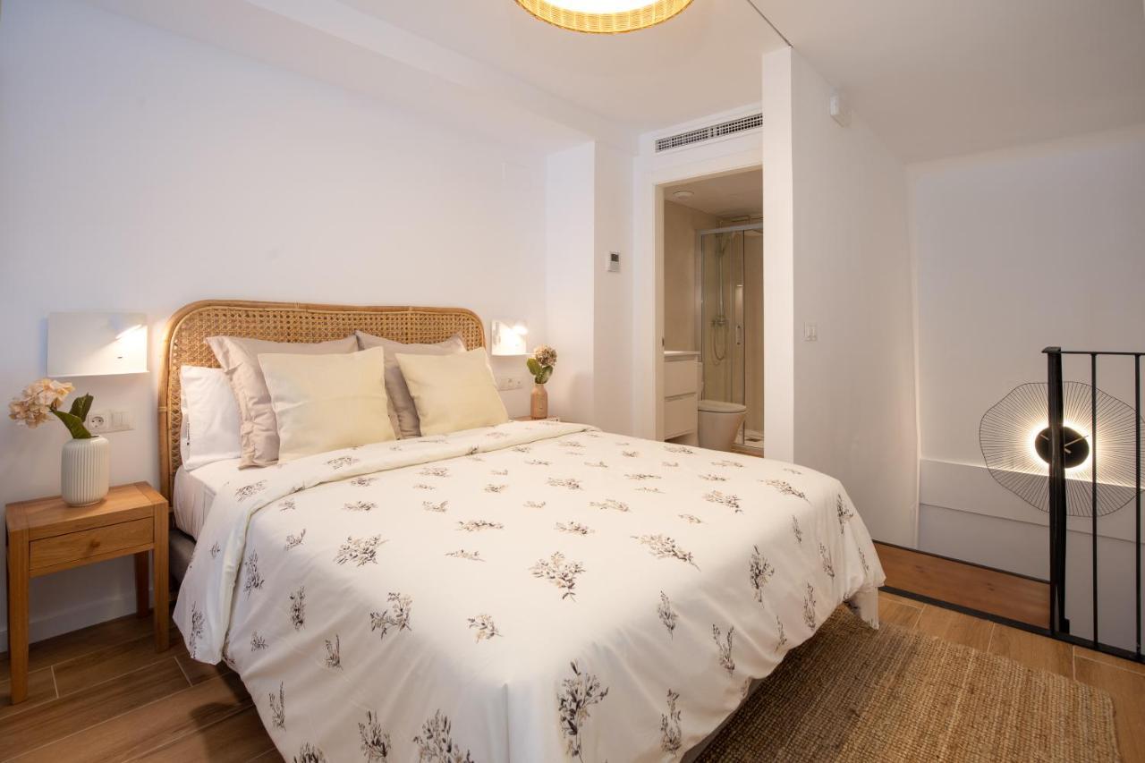 Apartup Opera Loft Love Валенсія Екстер'єр фото